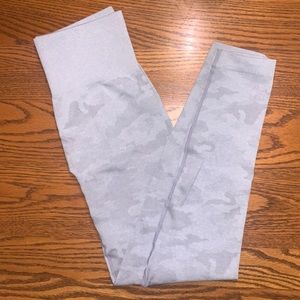 High Waisted WodoWei Leggings from Amazon. Size Small. Color: Gray Camo